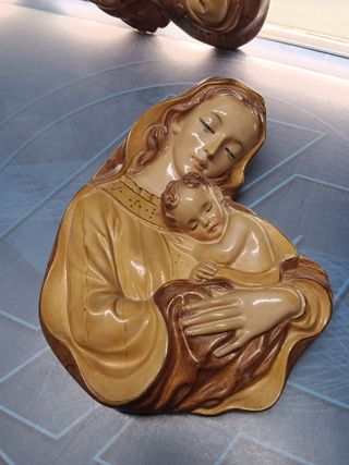 Dos figuras, virgen con niño, decoración 28 x de pared 28x20 cm y 28x28 cm