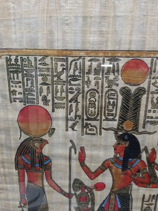 Pareja de papiros egipcios enmarcados. 48x58x3 cm.