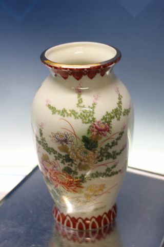 Precioso jarrón de porcelana china de mediados s.XX.