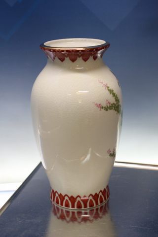 Precioso jarrón de porcelana china de mediados s.XX.