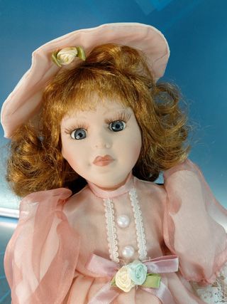 Diane. Muñeca sentada de porcelana. Estilo sureño.