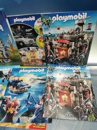 Lote 7 catálogos de Playmobil (diferentes años) + 2 revistas y alguno repetido