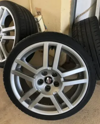 TAPAS BUJE CENTRO RUEDA SEAT LEÓN IBIZA CUPRA 56mm