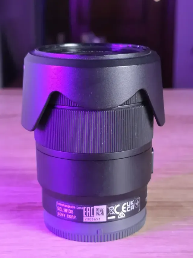 Objetivo Sony 18-135mm OSS