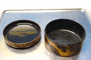 Caja de madera lacada. Mediados s.XX.