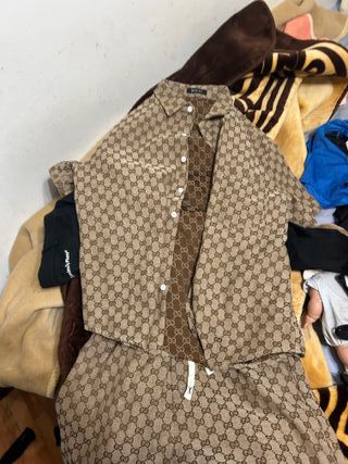 Gorra Gucci Beige y Gorra Azul