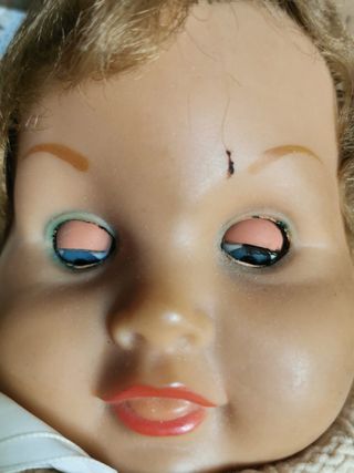 Muñeca sin marca, , mediados del siglo XX, plastico- 65 cm. aprox.