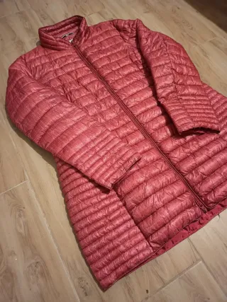 Piumino caldo rosso