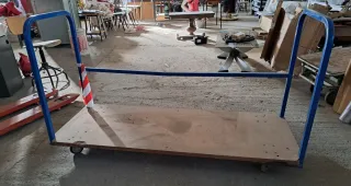 Carro de plataforma con ruedas