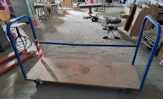 Carro de plataforma con ruedas