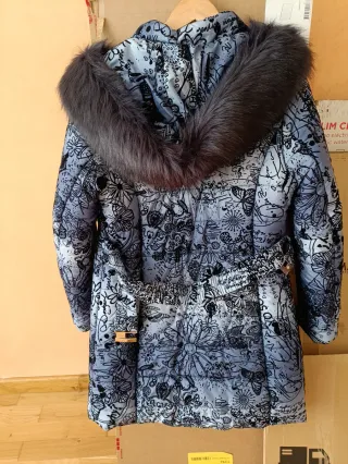 Chaquetón estampado flores y mariposas