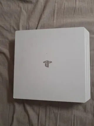 PS4 Pro Bianca + DualSense Bianco