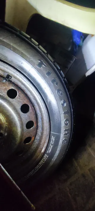 Llanta 6x15 4x114.3  ET40 195/60/15 88h bridgeston