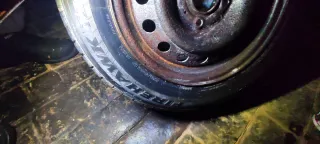 Llanta 6x15 4x114.3  ET40 195/60/15 88h bridgeston