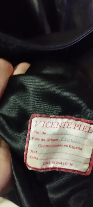 Chaquetón de piel negro