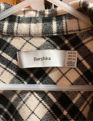 Casaco comprido xadrez Bershka
