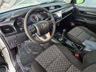 TOYOTA HILUX 2.4 D-4D 150 CV 5 PLAZAS DOBLE CABINA CAPOTA