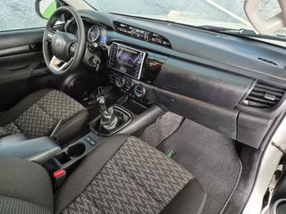 TOYOTA HILUX 2.4 D-4D 150 CV 5 PLAZAS DOBLE CABINA CAPOTA