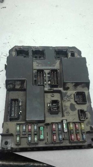 Peugeot 147982 caja relés / 9650218180 307 2.0 hdi