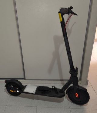 Patinete Eléctrico marca Xiaomi Scooter 4