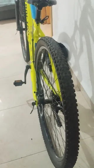 Bicicleta de Montaña Atrator 3.7 Amarilla