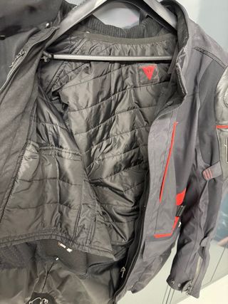 Chaqueta Moto Dainese Gore-Tex Negra y roja