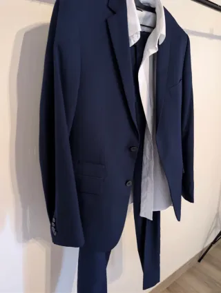 Traje de hombre azul