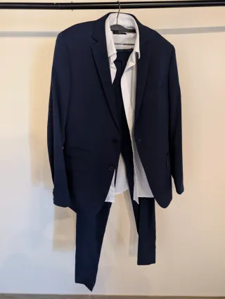 Traje de hombre azul