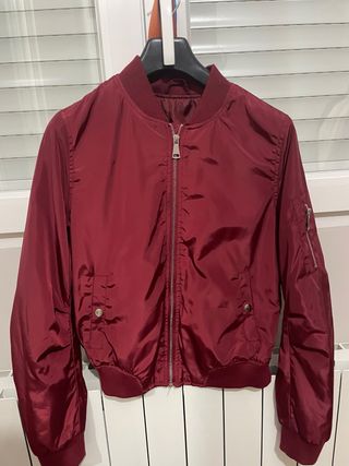 Cazadora bomber roja