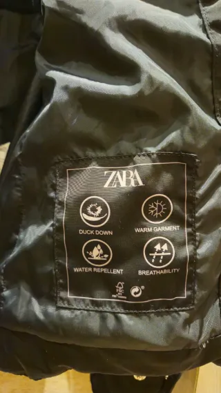 Abrigo plumífero Zara con cinturón