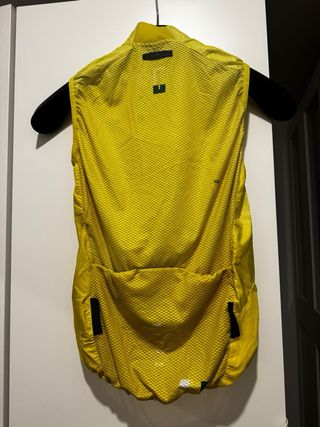 Chaqueta y chaleco ciclismo GOBIK