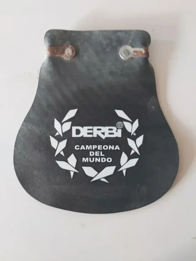 Faldilla de goma Derbi