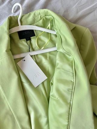 Traje Zara verde manzana  - Blazer + Pantalones