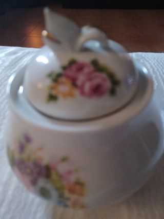 Zuccheriera antica con decori floreali in porcella