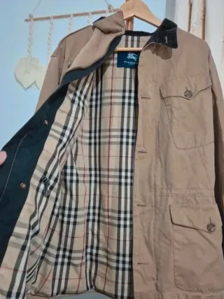 Chaqueta Harrington Burberry Beige Negra