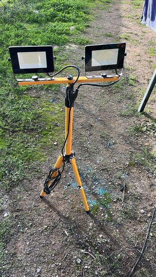 Focos LED con trípode
