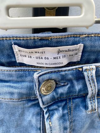 Vaqueros Stradivarius desgastados talla 34