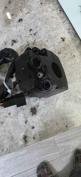 Piña derecha Suzuki Burgman 650