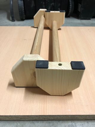 Barras paralelas de madera