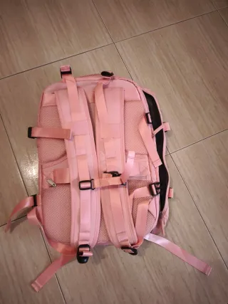 Mochilas grises y rosas