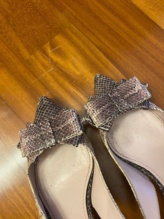 Décolleté Miu Miu con fiocco pitone