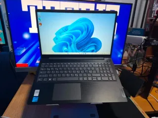 Portátil Lenovo 《NUEVO》V15 G4 2025 15,6" FHD RJ45