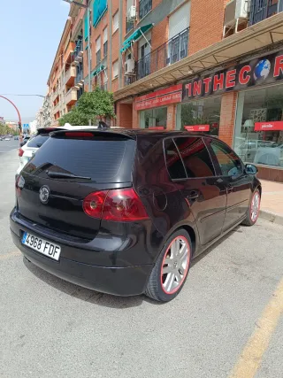 Golf 5 1.9. 105 cv. 393 km