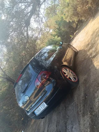 Golf 5 1.9. 105 cv. 393 km