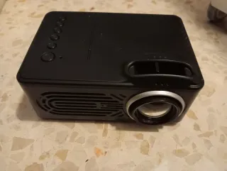 Mini proyector LED USB AV