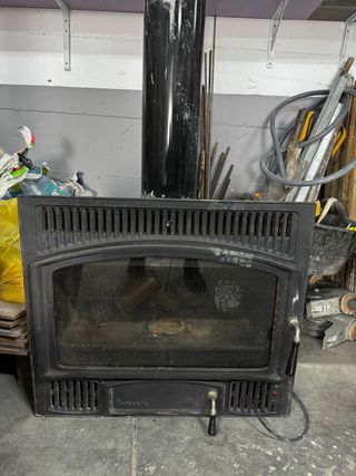 Chimenea de metal y cristal