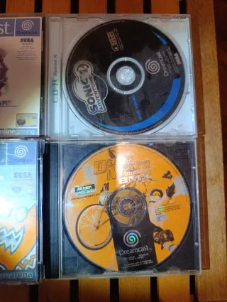 Consola Sega Dreamcast + Juegos + 2 Mandos