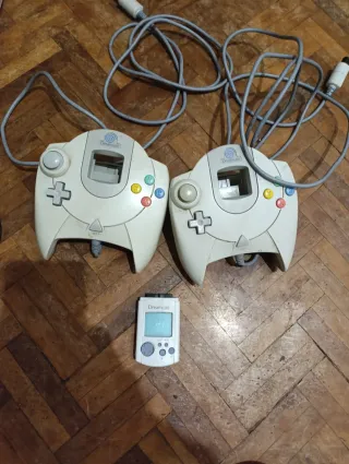 Consola Sega Dreamcast + Juegos + 2 Mandos