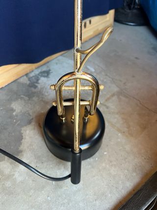 Lampada da tavolo nera e dorata