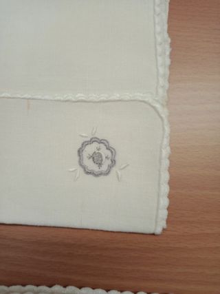Mantelería antigua (70 años) bordada lino juego té